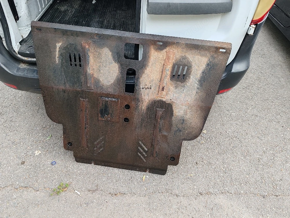 Scut motor metalic Toyota Avensis T25 