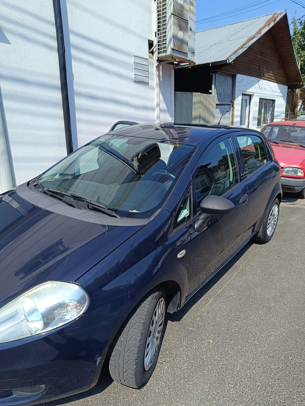 Vând Fiat Punto ,an fabricație 2010 ,km parcurși 43700.Perfecta stare de funcționare Toate taxele pl