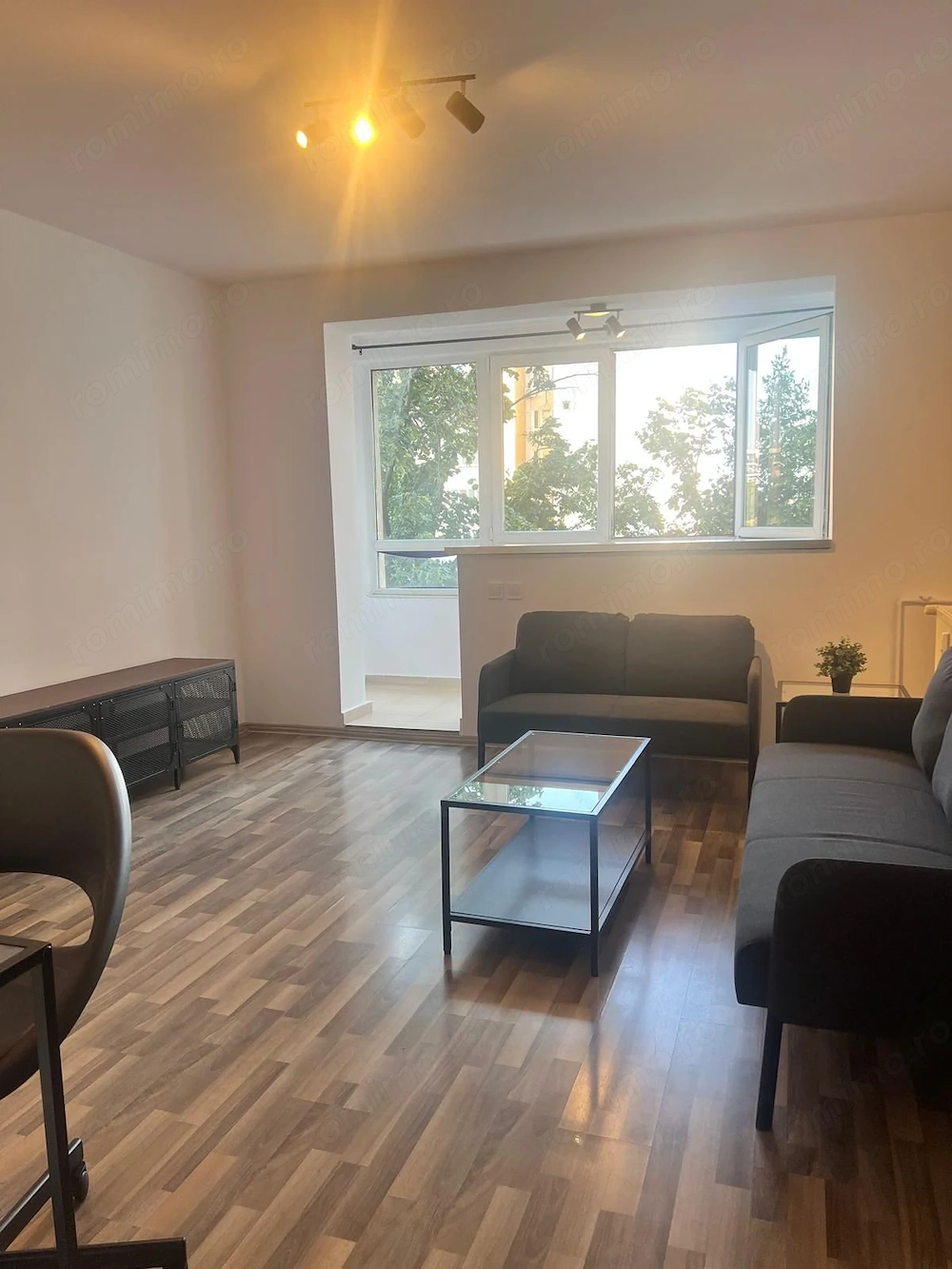 De închiriat 2 camere | AC | balcon | Drumul Taberei | Pet Friendly