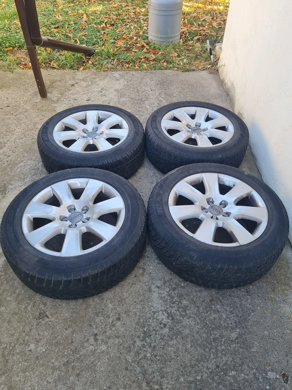 Vând 4 jante ca noi Audi aQ5 originale  j 7.5  cu anvelope iarna Dunlop235x55x18