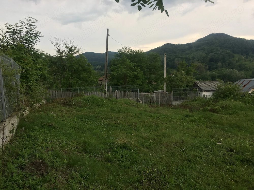 Vand teren Blidari la 300m de intersectia drumurilor DN - DN C, Rm Valcea -Pitesti-Curtea de Arges