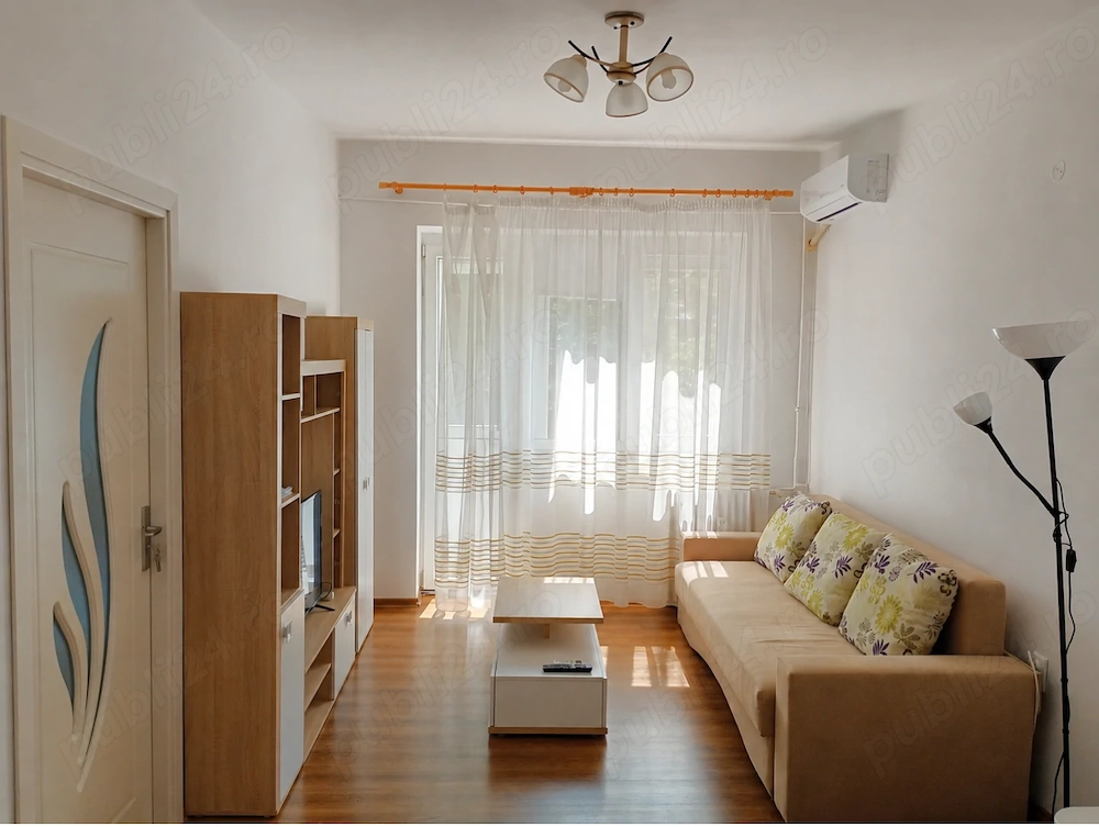 Proprietar vând apartament 2 camere ultracentral (Parc 1 Decembrie), renovat,mobilat, 2 balcoane, AC