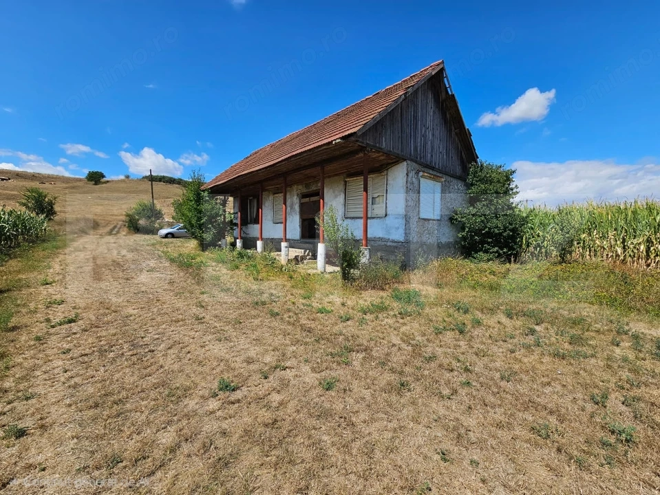 Casă de vânzare, cu teren de 2.901 mp, Unirea
