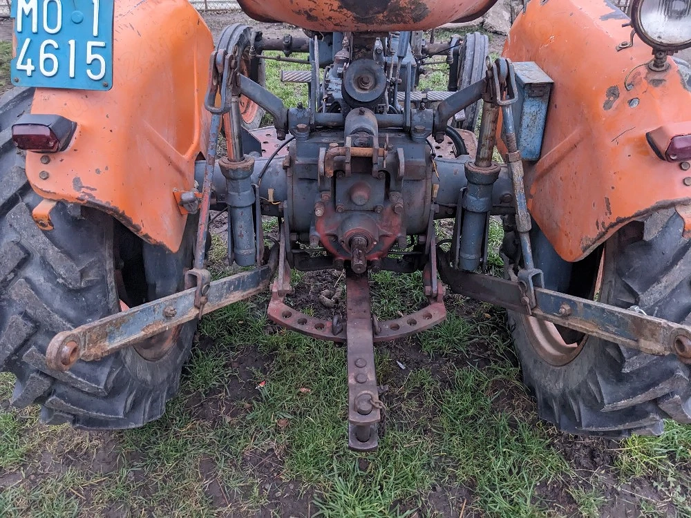 Tractor Fiat 250
