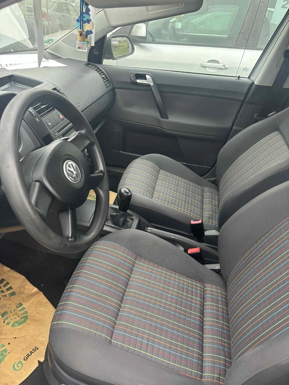  Volkswagen Polo 1.2 Benzină   An 2006  Vând Volkswagen Polo, motor 1.2 benzină, an fabricație 200