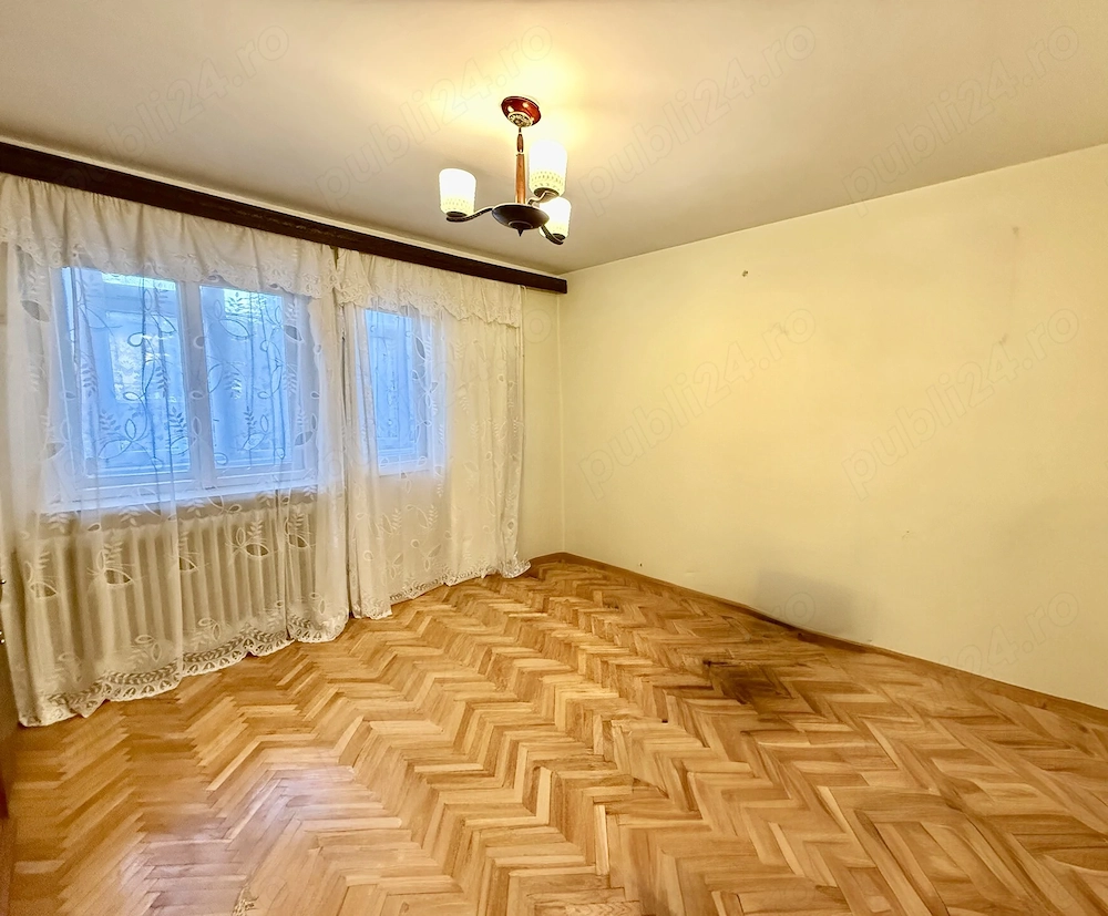 Apartament 3 camere decomandat bilateral, 63 mp utili, parter înalt, zona centrală, 2 balcoane