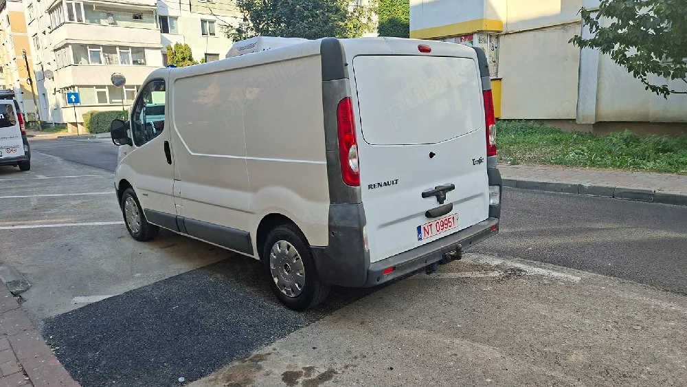 RENAULT Trafic