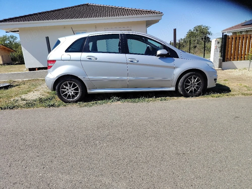Mercedes Benz B 200