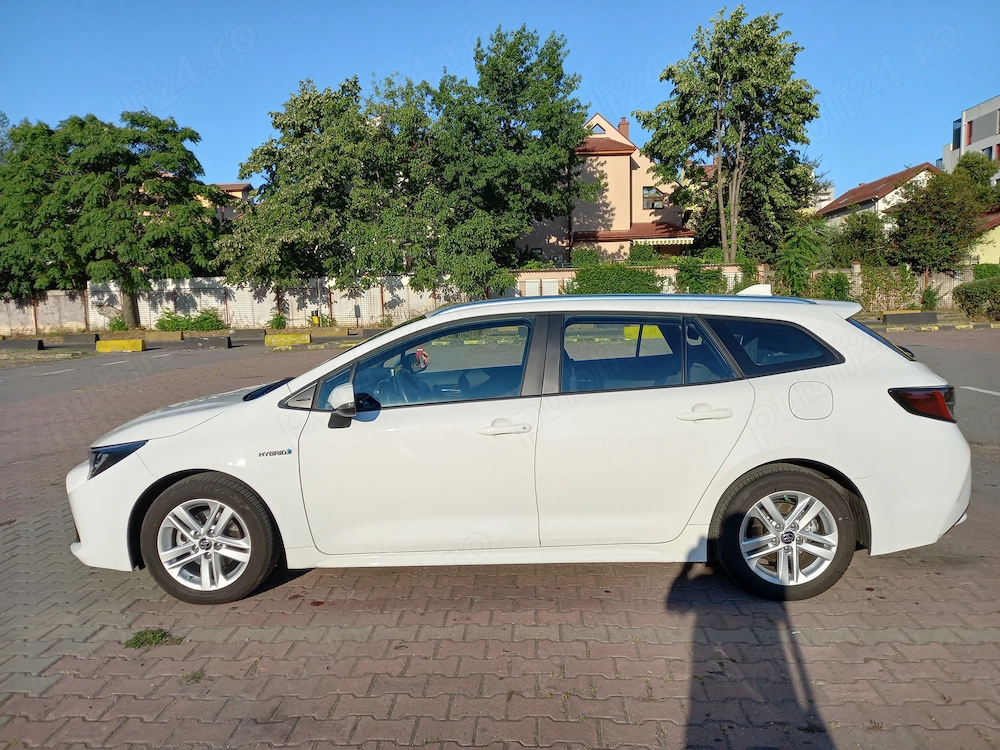 Particular - vand Toyota Corolla Touring Sports, 5 usi, 1.8 L,  122 CP, HSD, e-CVT, echipare DYNAMIC