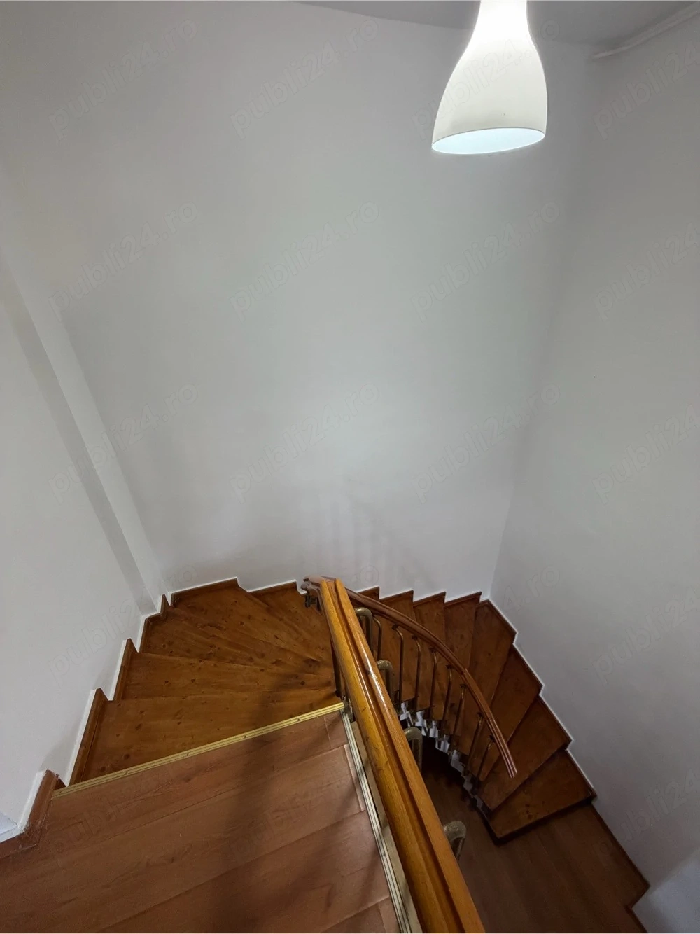 inchirez un duplex in bld unirii 4 camere 2 bai aer conditional in fie care camera 