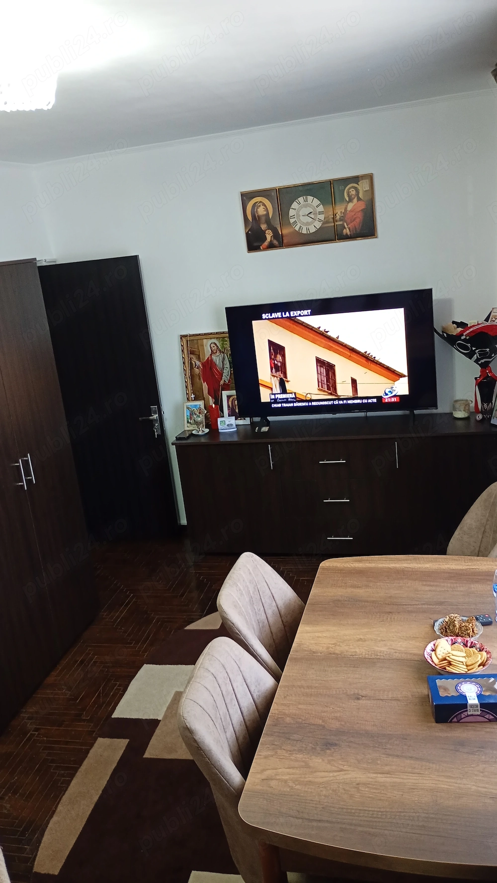vand sau schimb cu casa Ap 3 camere parter 75.000
