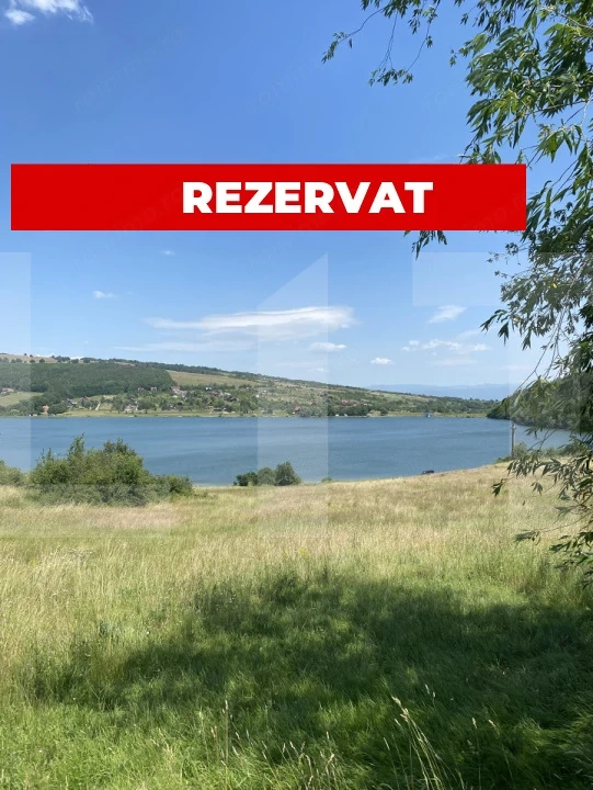 Teren intravilan 4.827 mp la doar 50 m de lac – Pădureni, com. Moacșa
