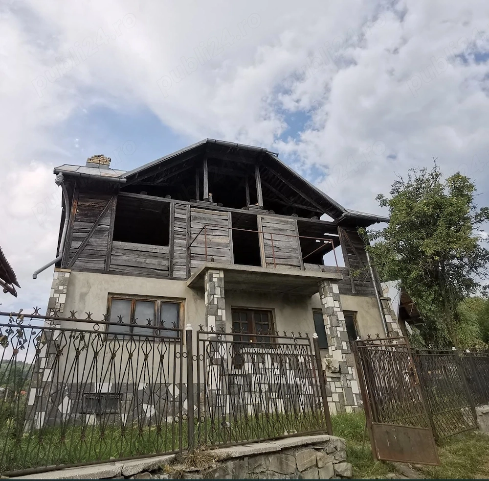 Casă de vânzare în Secăria, Prahova   teren 2.200 mp, vedere panoramică și acces asfaltat