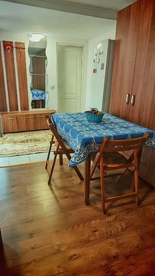 Închiriez garsonieră la casă pt 1 singura persoană