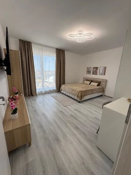 Garsonieră de închiriat, 41 mp, balcon