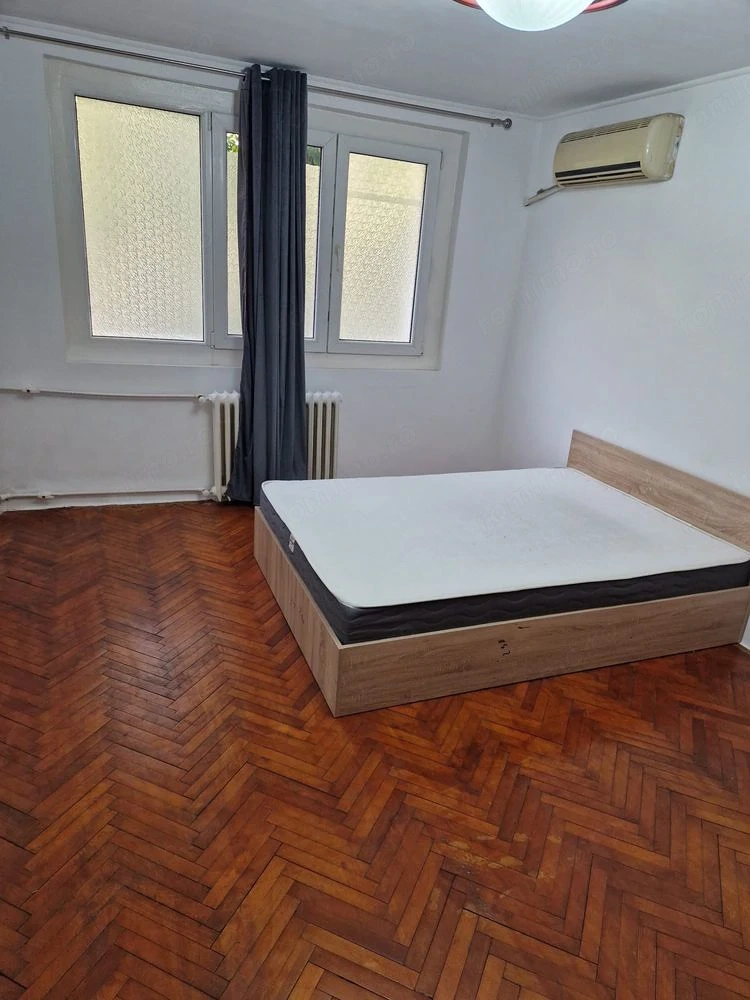 Închiriez garsoniera comfort 1 aflată la parterul unui bloc de 4 etaje ,35 mp,situata pe bulevardul 
