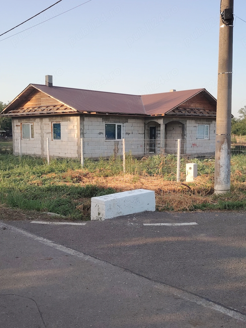 Vând casă 28000 