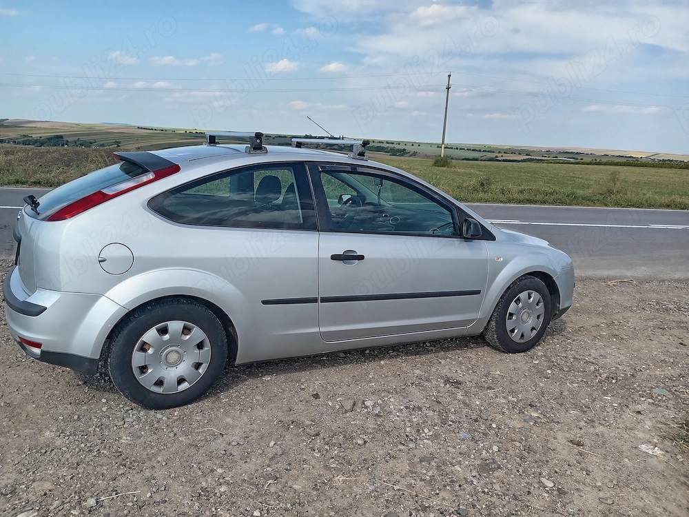 Vând Ford focus 1.6 benzina 