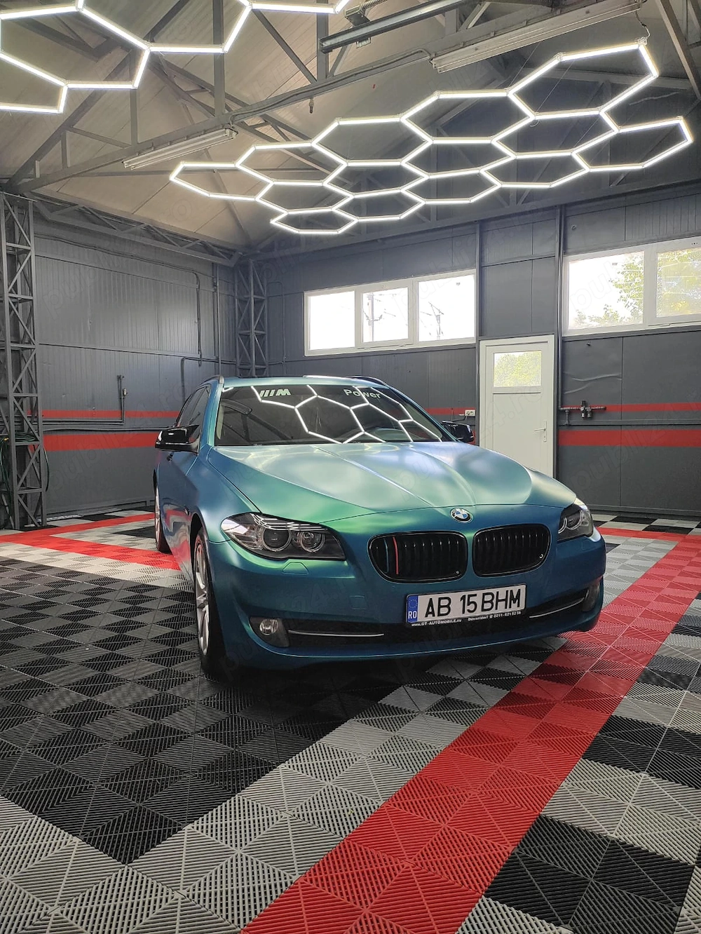Vand bmw masina este intr o stare buna 