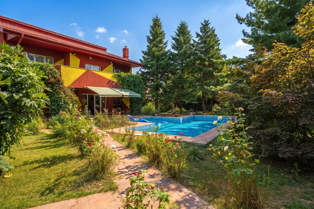 Fundeni, imobil S+P+1, 350mp utili, piscină, foișor, 2 garaje, 1.576mp teren!