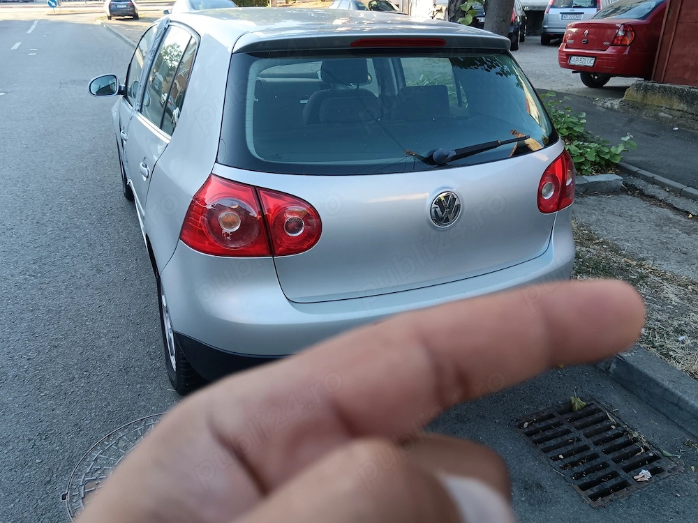 Vând golf 5 