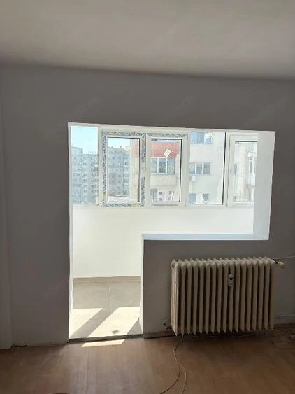 Apartament de închiriat   prima închiriere, bloc proaspăt reabilitat, luminos, v