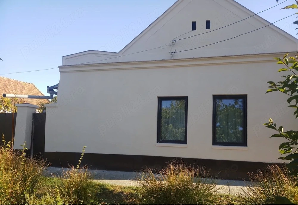 Vand casa in nadlac langa penny