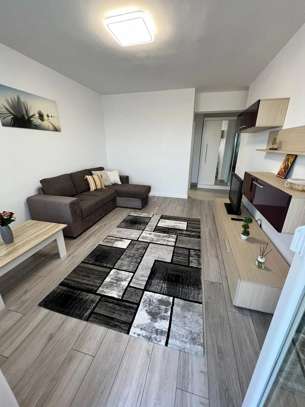 Garsoniera Titan Bloc Nou cu Centrala Proprie si Terasa