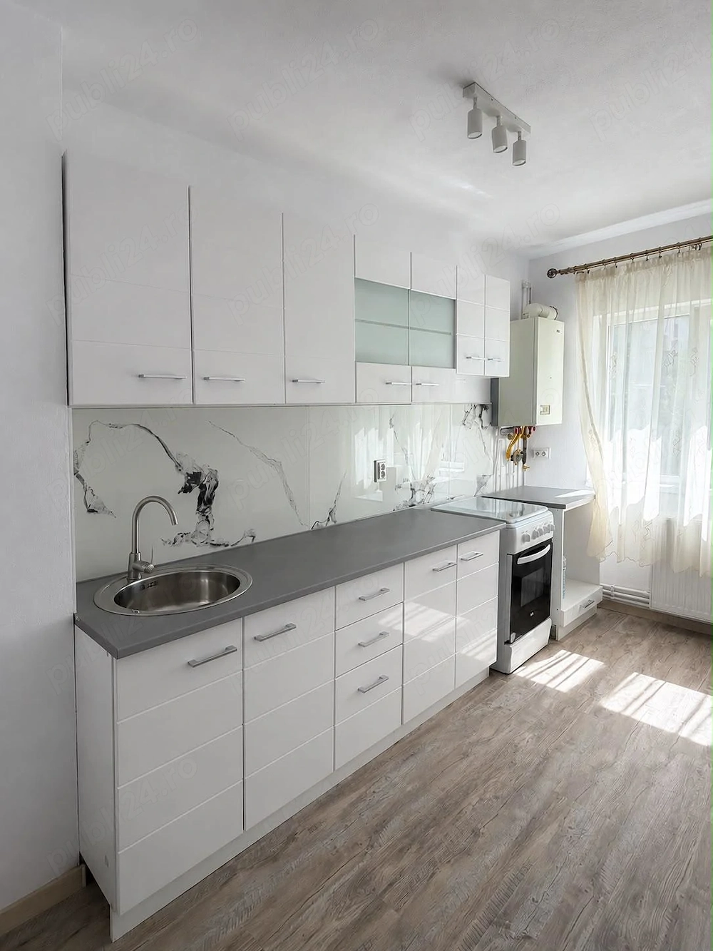 Apartament 2 camere et 2