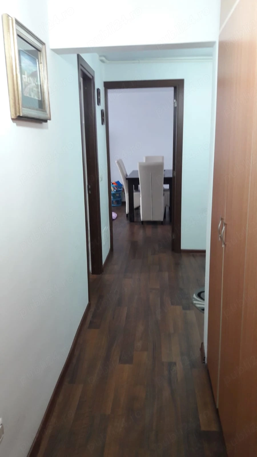 Apartament de vânzare 3 camere. 