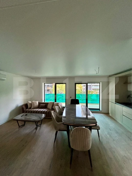 Apartament 3 camere, lux, parcare, zona Zorilor