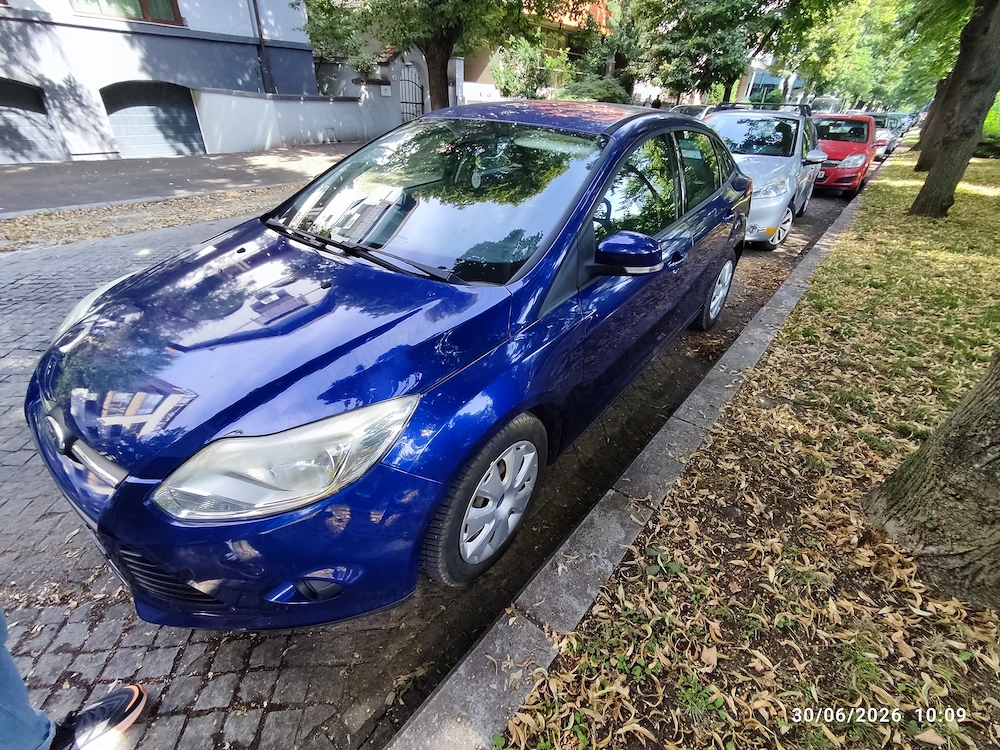 Societate Comerciala vinde Ford Focus