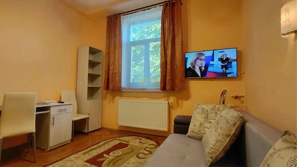 Ultracentral - ap, 1 cameră vis-a-vis de UAIC