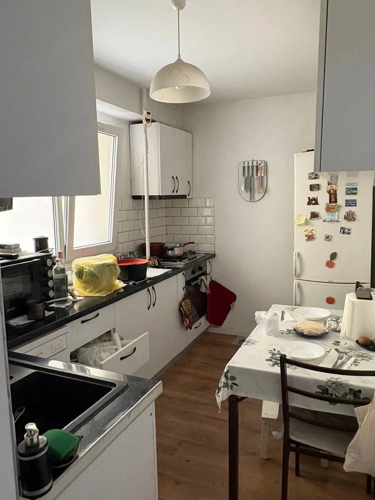 Vand apartamen 2 camere Bucuresti