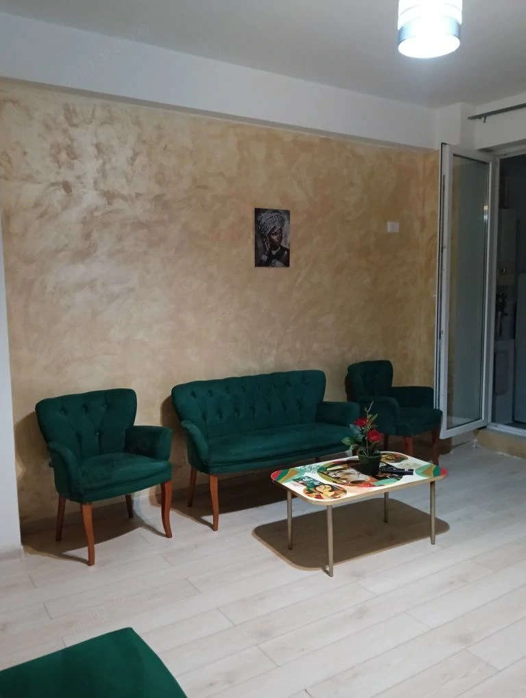 Închiriez apartament cu două camere militari residence spre 056 pe termen lun