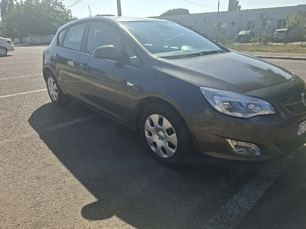 Vând Opel astra j 1.6 Benzină 