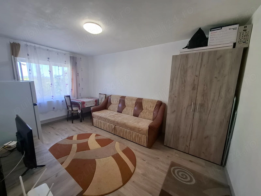 Zona str. Bogdan Voda   bd. Republicii   garsoniera, etaj intermediar