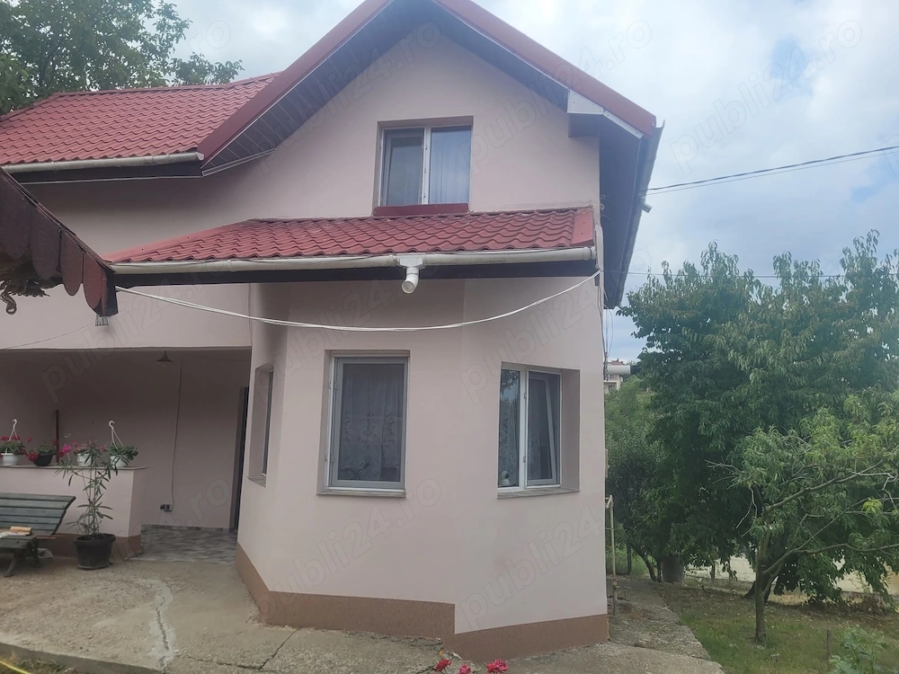 casa si teren intrarea in Breazu