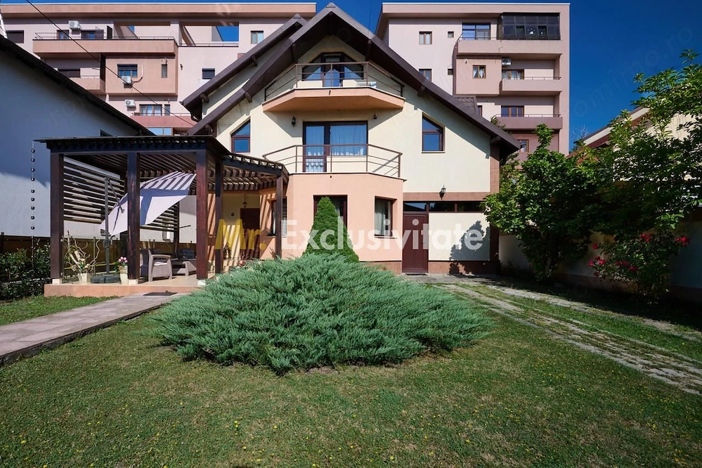 Casa + 305 mp terem curte proprie in zona rezidentiala Gavana