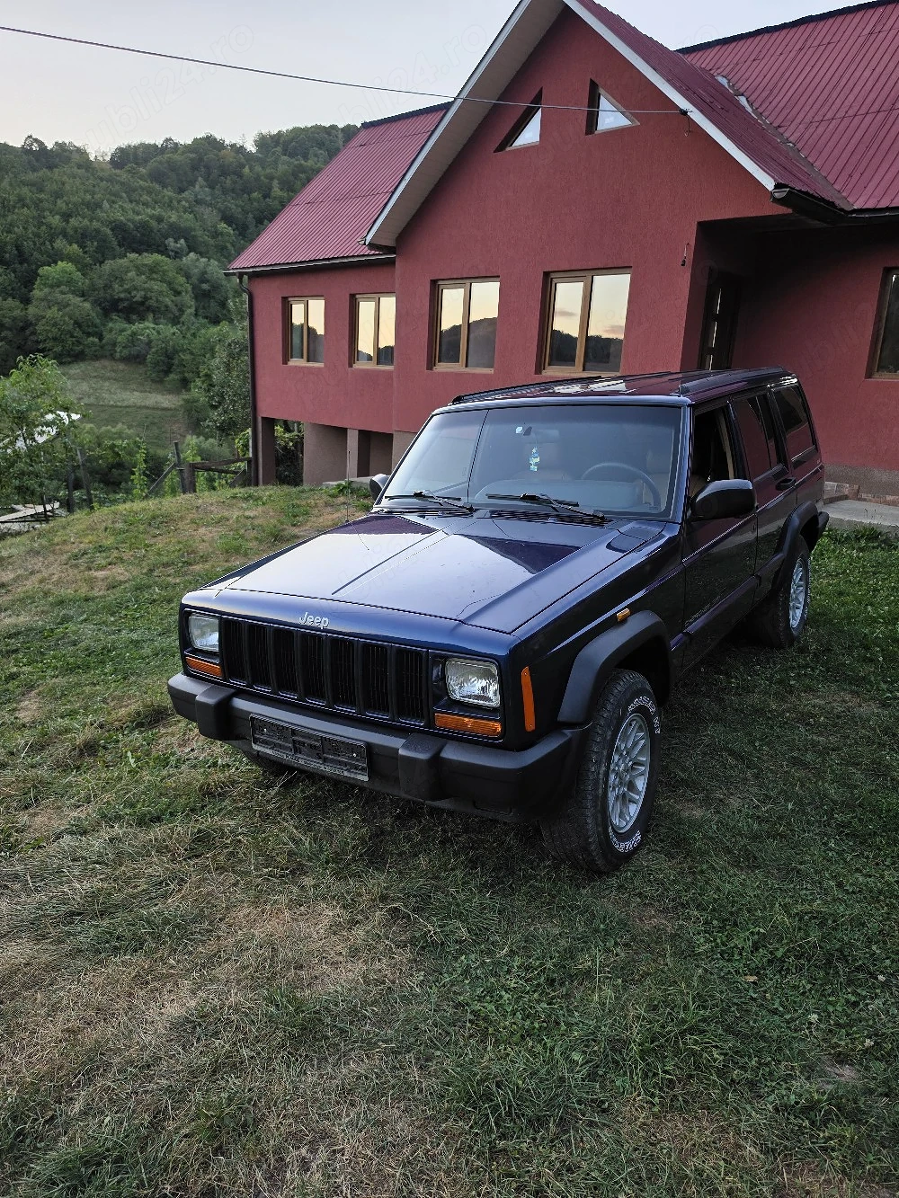  Vând Jeep Cherokee XJ Limited (1997)   2.5 L
