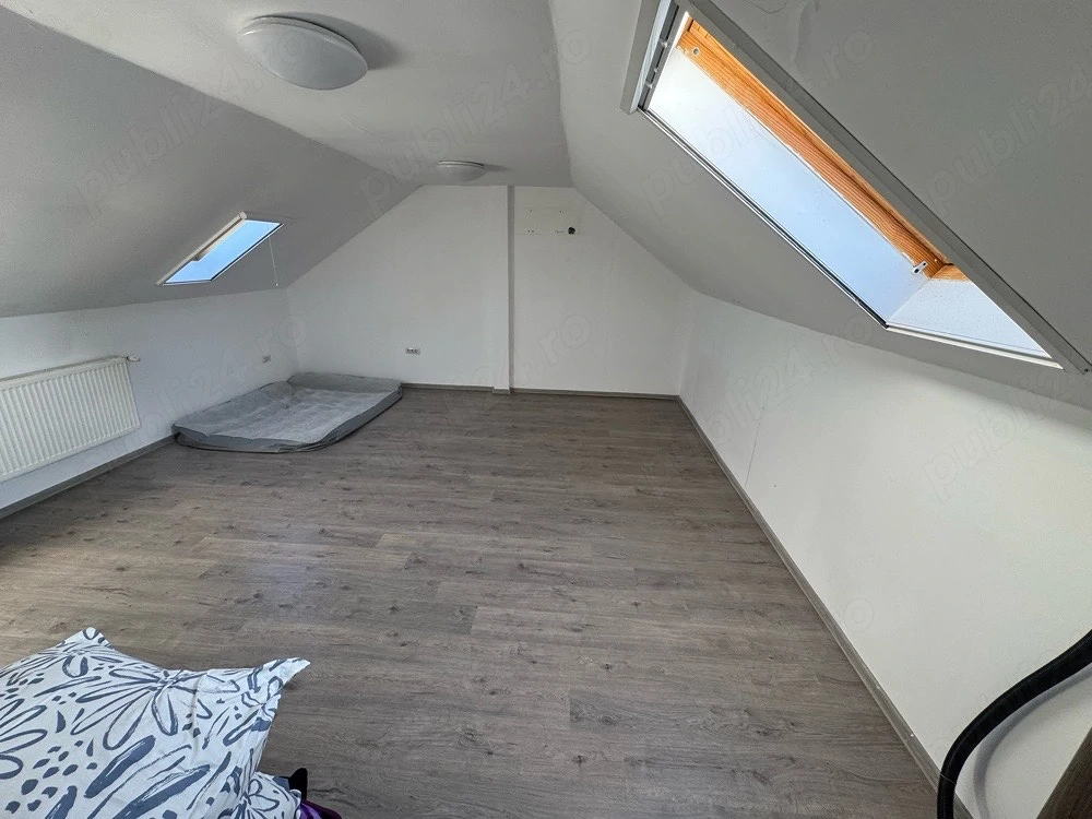 Vand casa in Nojorid mobilata utilata cu curte 