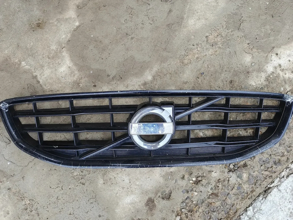 Grilă Volvo V40 