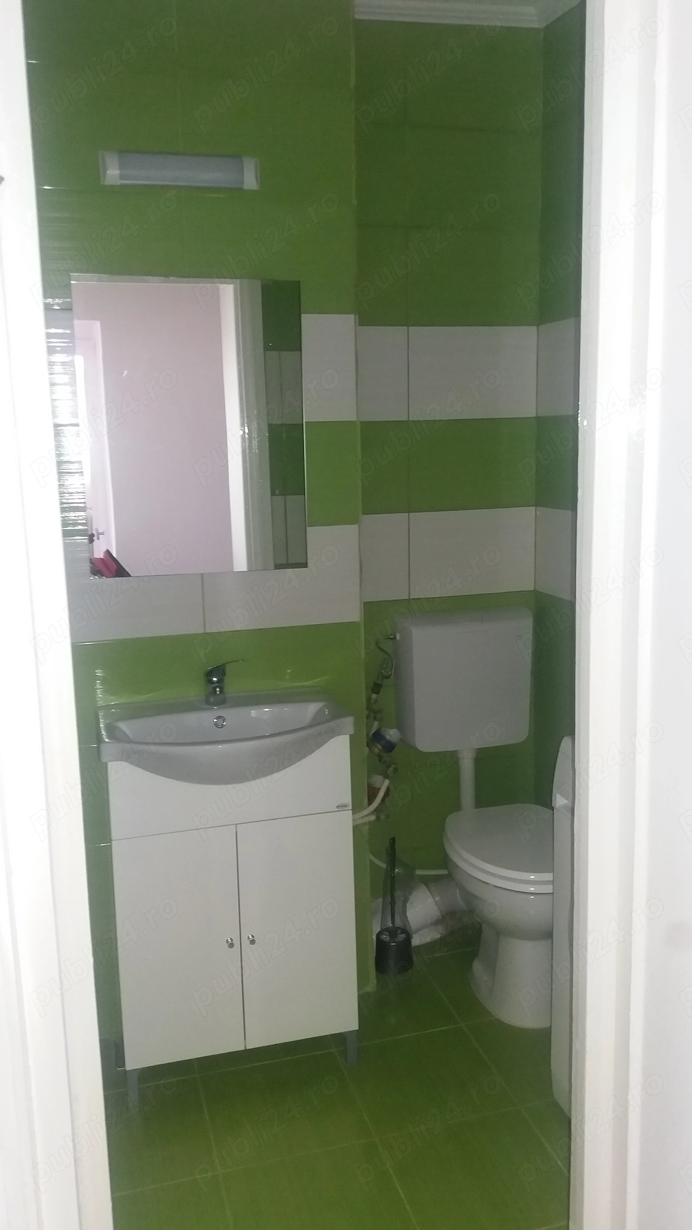 Inchiriez apartament 2 camere, decomandat, pe Calea Romanilor-Arad