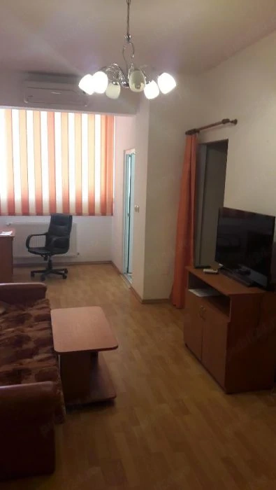 Inchiriez apartament zona ARED UTA contra prestarii de servicii de curatenie la casa