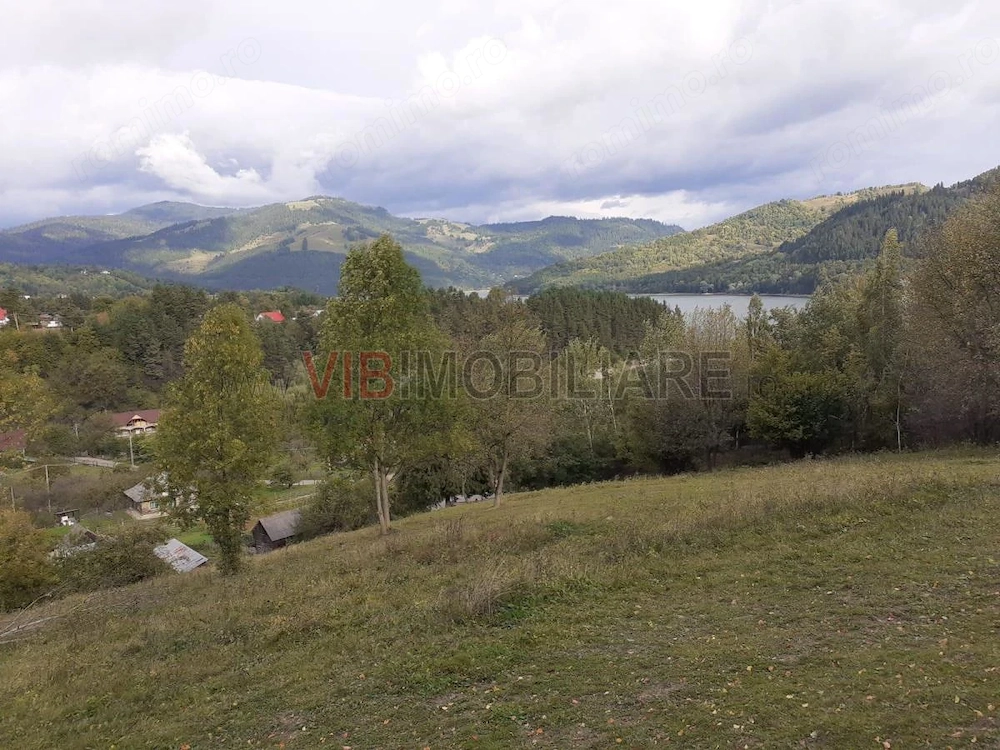 ceahlau , 1000mp , lotizare la cererea clientului , vedere superba catre lac