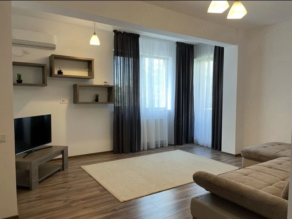 Inchiriez apartament 3 camere, zona Sun Plaza