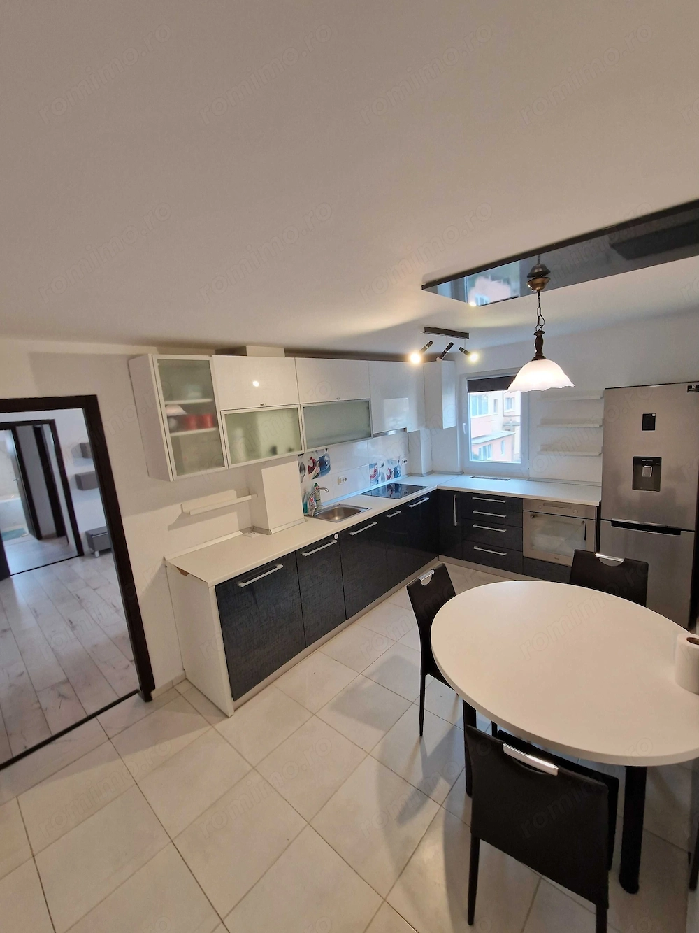 Inchiriez apartament 3 camere