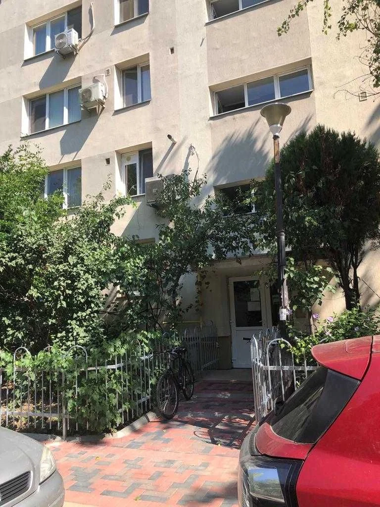 Vanzare apartament 3 camere metrou 1 Decembrie
