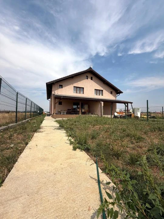 Duplex 5 camere, 140 mp utili, 18 mp terasa, 380mp teren - Chisoda