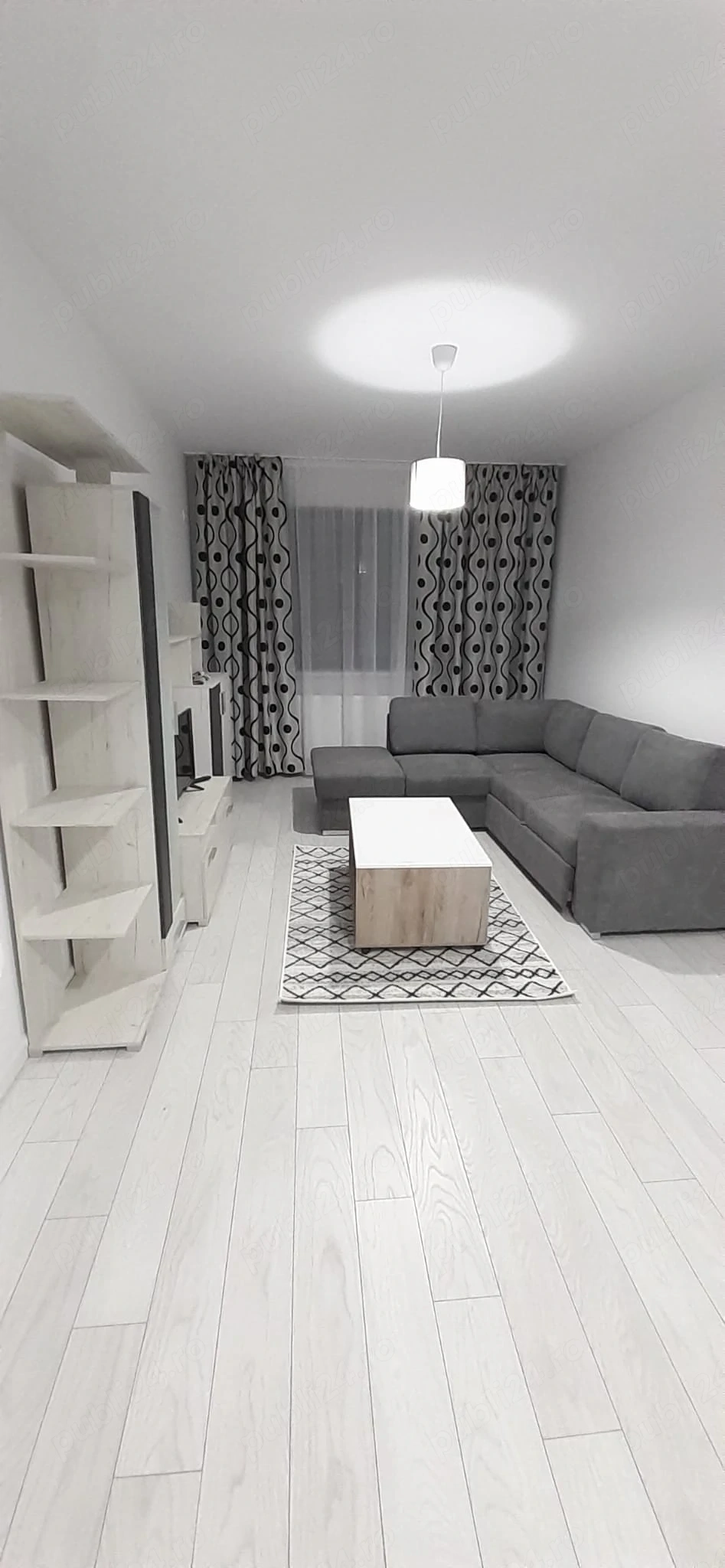 Închiriez apartament cu 2 camere 